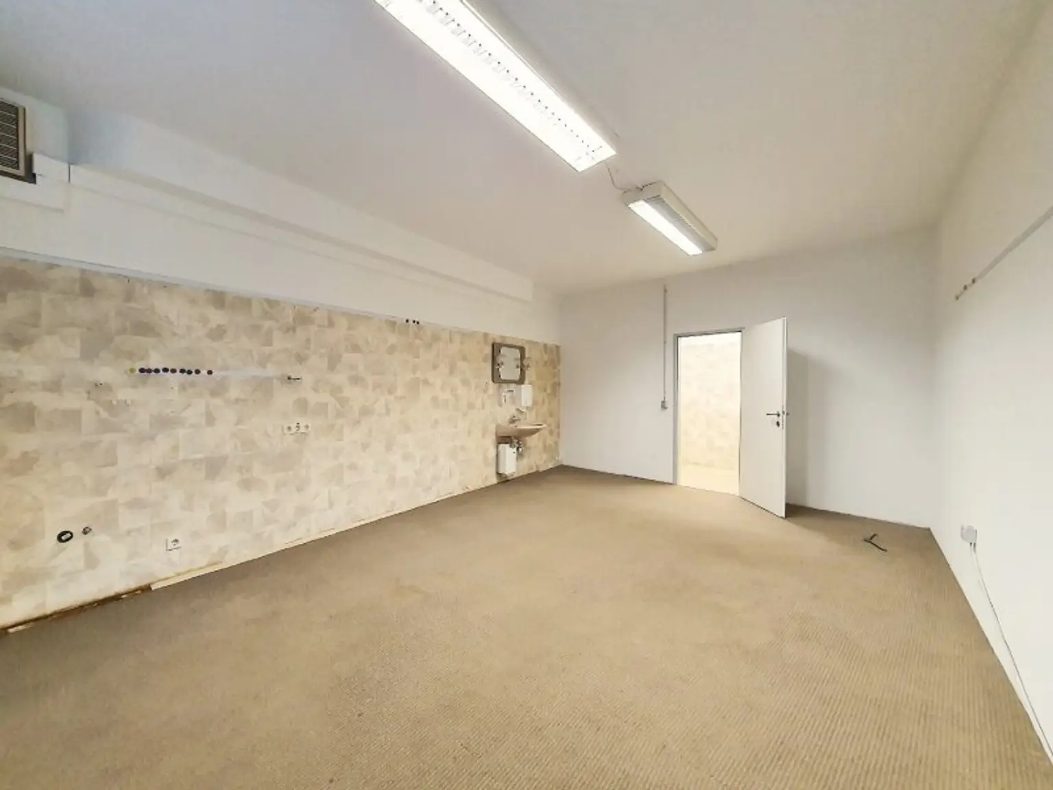 ++NEU++  ZENTRALE LAGE:  13 Apartments für Kurzzeitvermietung genehmigt!  NÄHE U-BAHN/S-BAHN