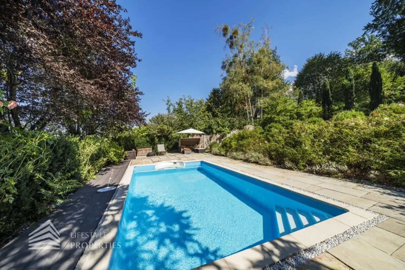 Wunderschöne Villa mit Pool und weitläufigem Grundstück, Nähe Pressbaum
