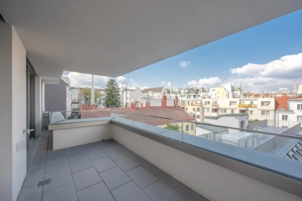++MOLLARD 50++ Stylish 3-room Apartment in Prime City Location (1/25)