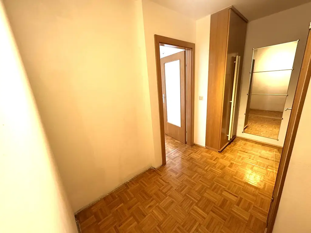 Tolle, offene 4 1/2 Zimmer Familien-Maisonette - 2 Garagenplätze bei der Fußgängerzone Mödling!