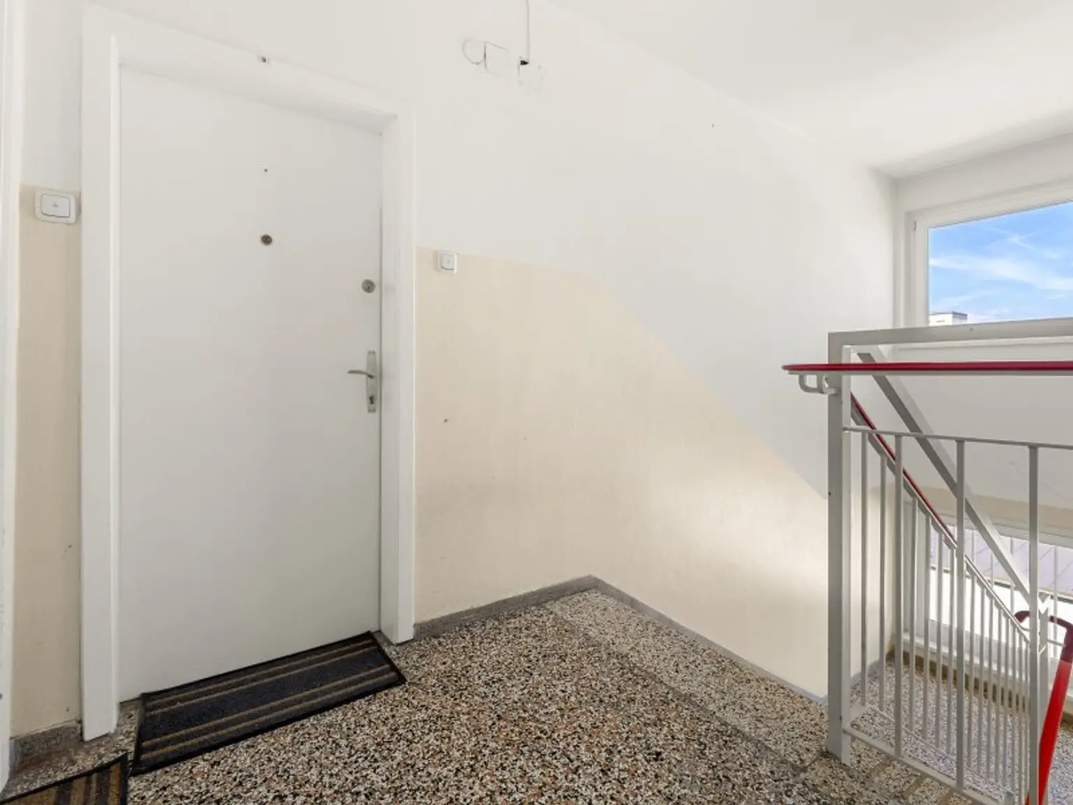 Schöne und sonnendurchflutete 3 Zi Wohnung mit Loggia in Klagenfurt - Feldhofgasse