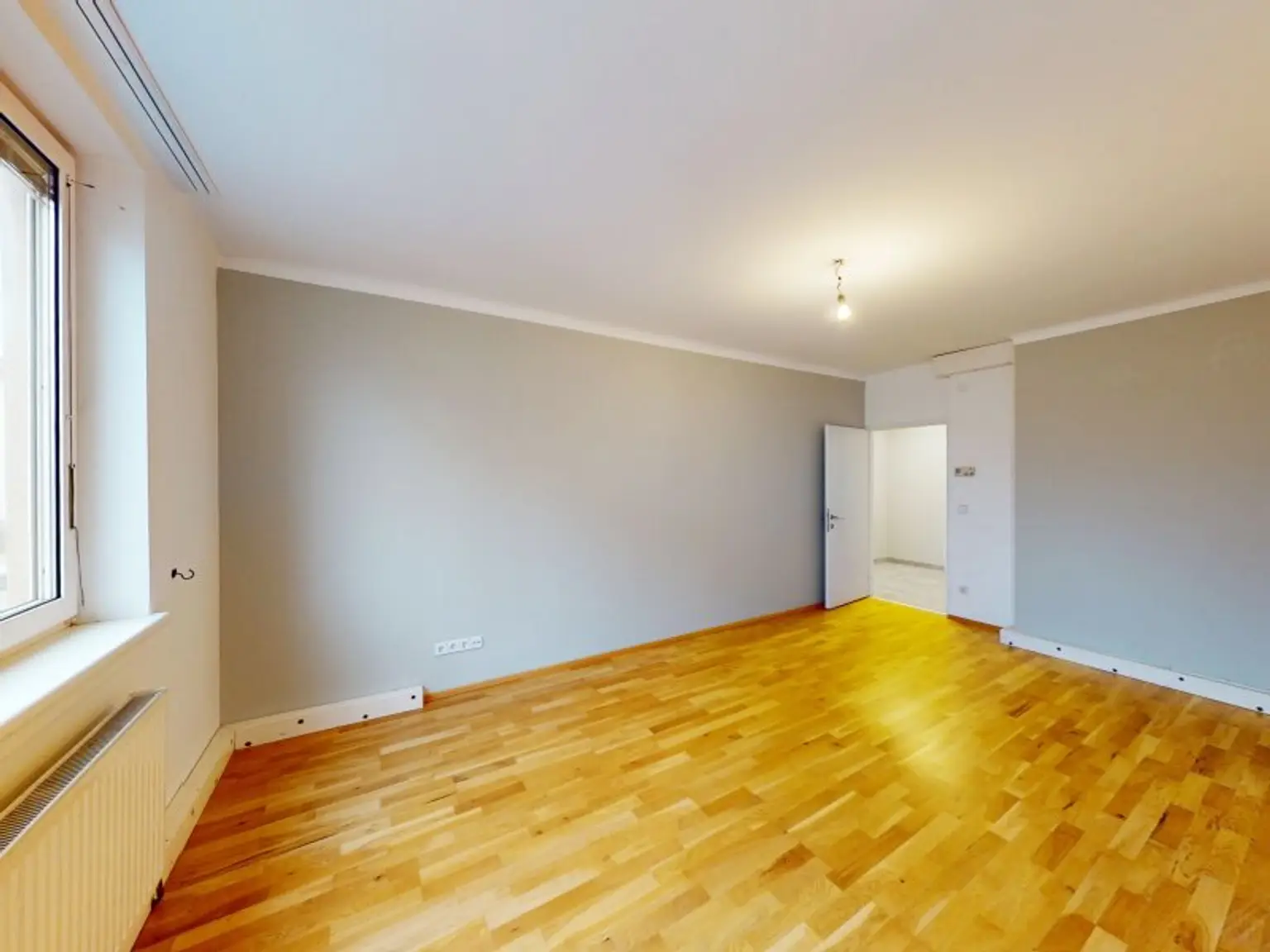 Wohnraum Blick zur Türe