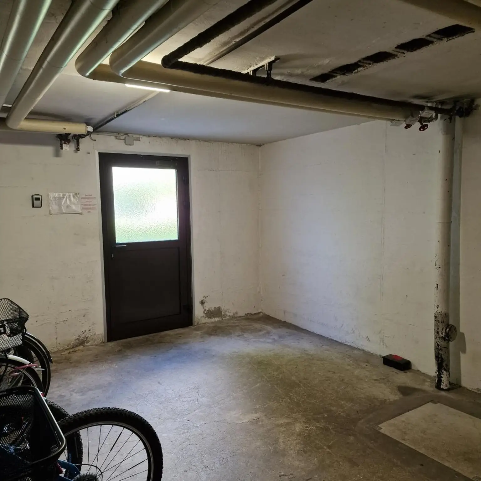 Gut aufgeteilte 4-Zimmer-Wohnung mit Balkon; barrierefreier Zugang vorhanden!