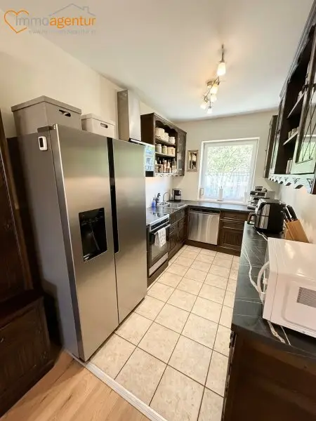 Großzügiges, vollunterkellertes Reihenmittelhaus mit Garten, Garage & ca. 245 m² Gesamtnutzfläche in Ansfelden