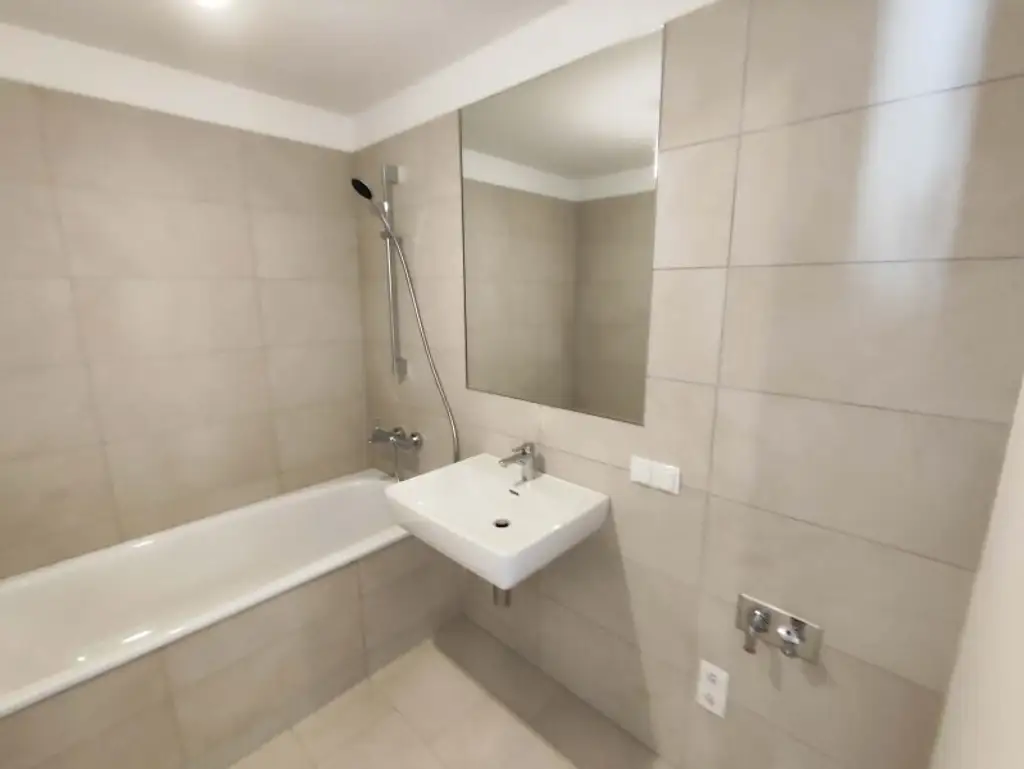 NEUBAU 3-Zimmer-ERSTBEZUG mit 2 Balkonen im 4. OG in 1210 Wien! Top 2/38