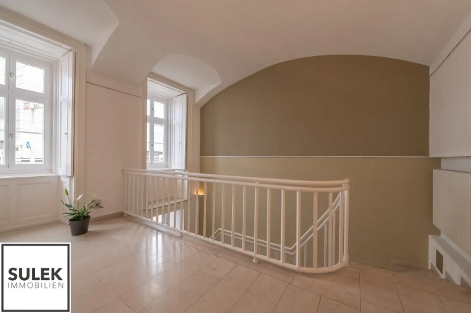 Ihr neuer Bürostandort am Stadtpark! Altbau mit großen Kellerräumlichkeiten - sofort beziehbar!