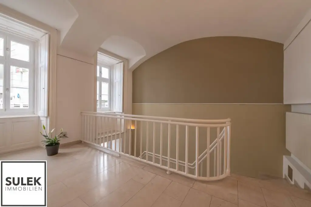 Ihr neuer Bürostandort am Stadtpark! Altbau mit großen Kellerräumlichkeiten - sofort beziehbar!