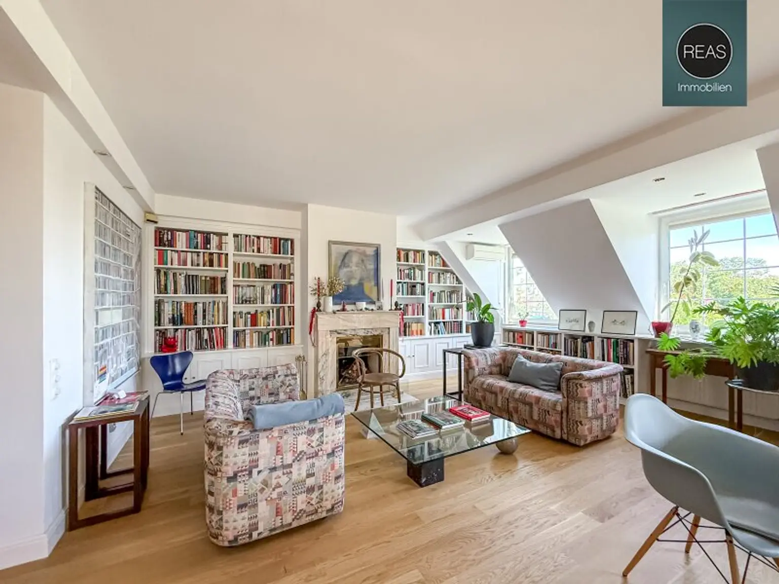 Döblinger Cottage ! Klimatisiertes Luxus - Dachgeschoss - Apartment mit 2 Terrassen! Garage verfügbar!