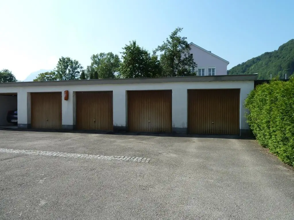 Top sanierte 3-Zimmer-Wohnung mit neuer Küche und Garage!