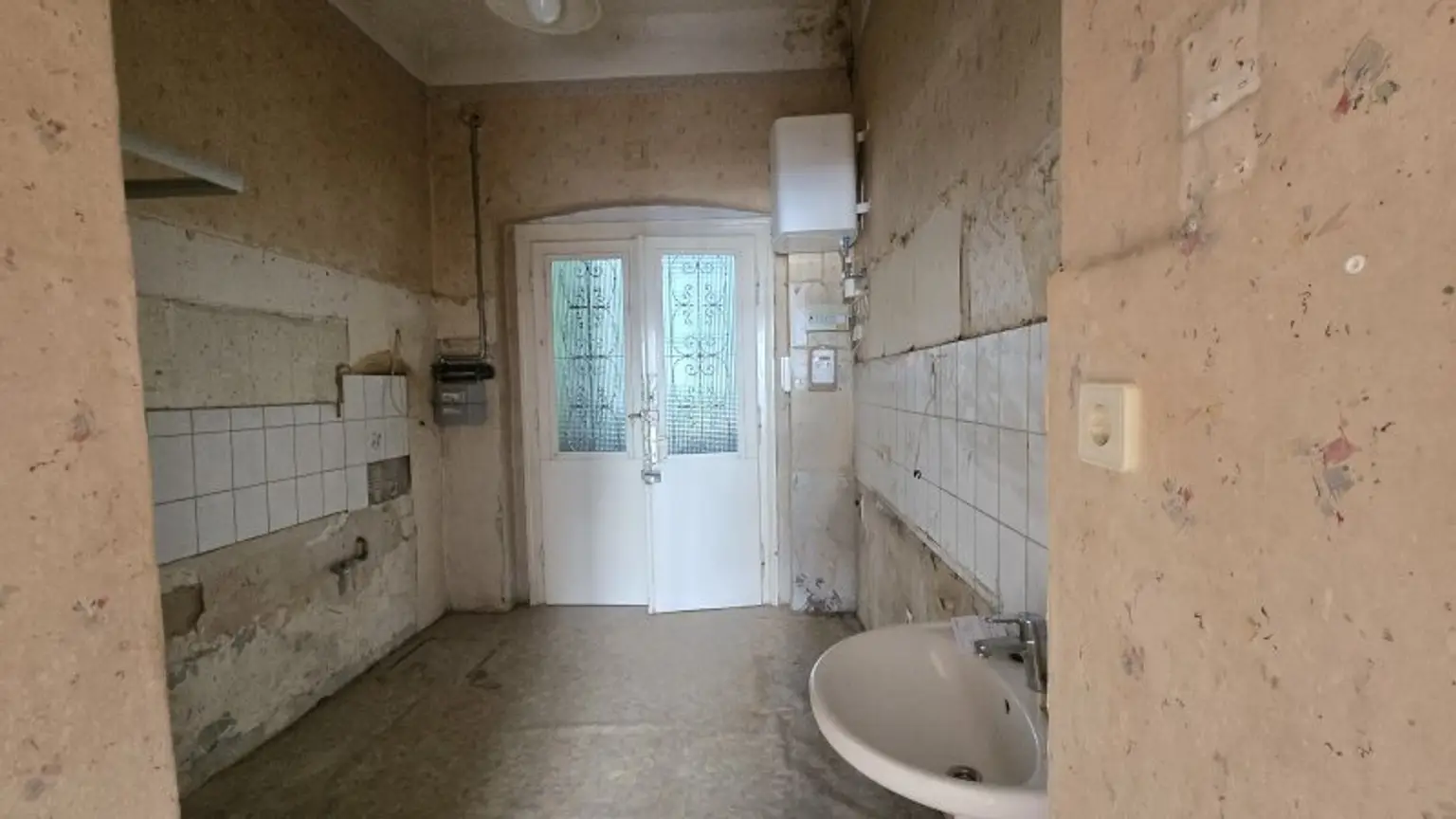 Unsaniert, ein Zimmer- Wohnung, Messe Prater U2