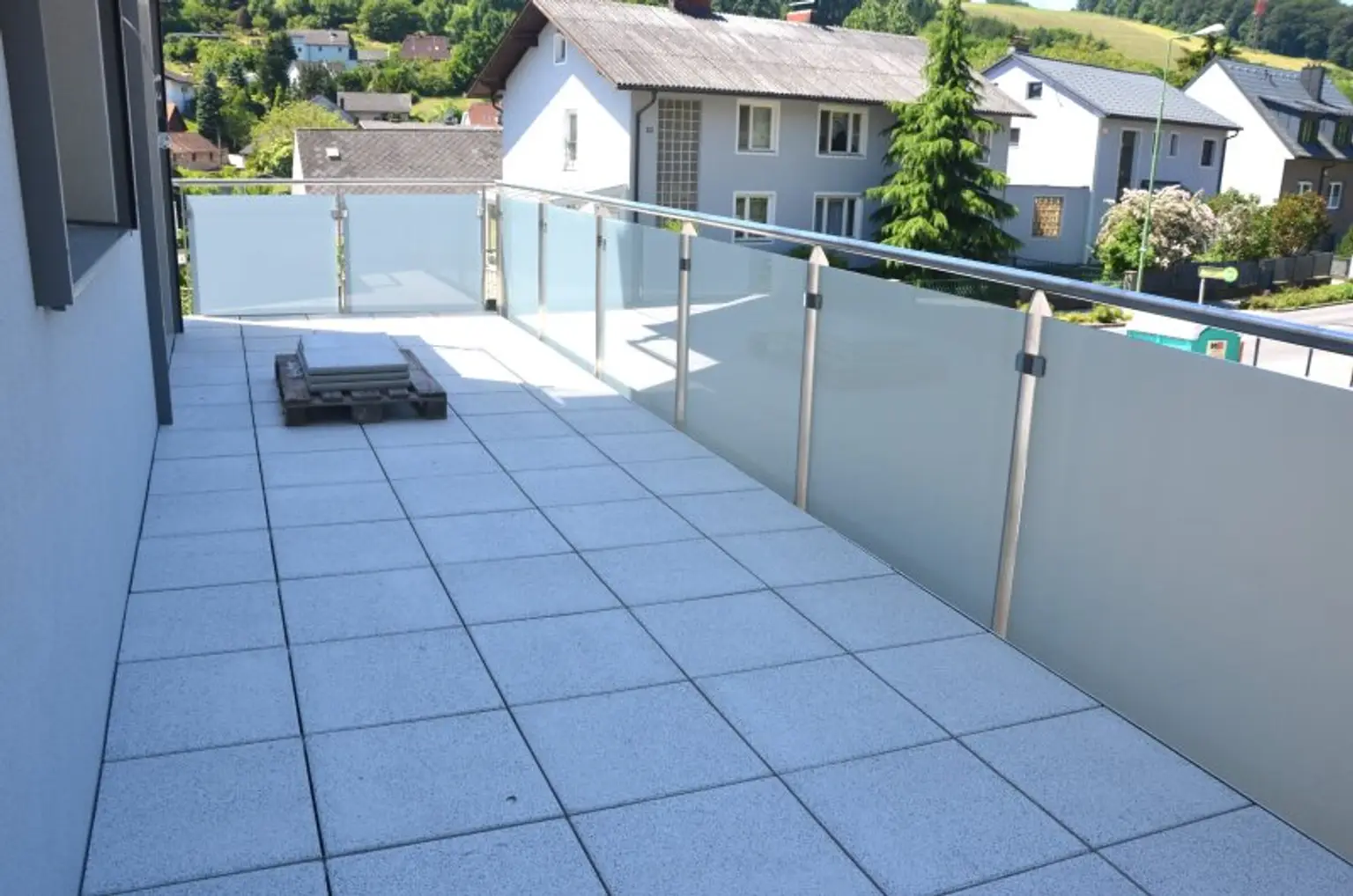 HELLE 3-ZIMMERWOHNUNG NAHE ISTA. CHARMANTE FAMILIENWOHNUNG MIT TERRASSE UND AUTOSTELLPLATZ IN MARIA GUGGING.