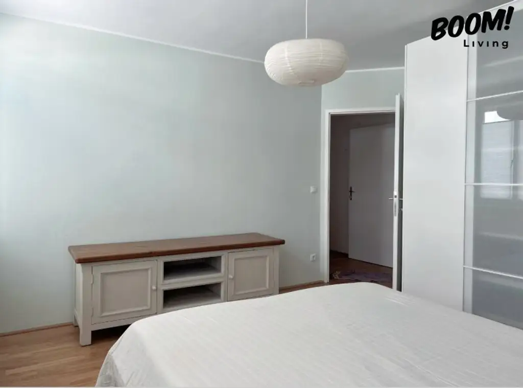 Lichtdurchflutete Wohnung in Bestlage Piaristengasse