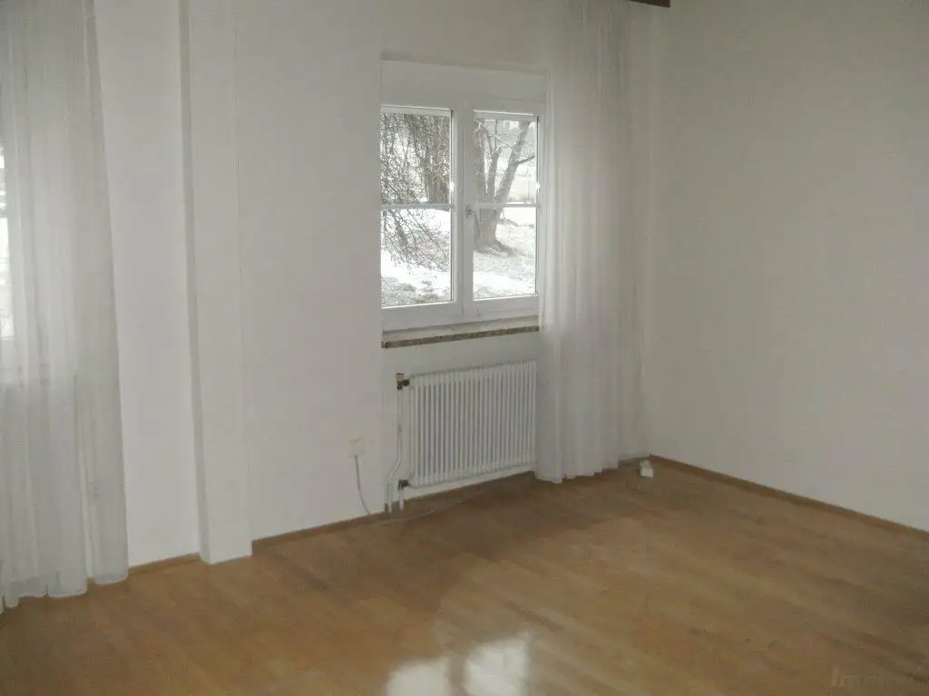 Gepflegtes Einfamilienhaus mit großem Grundstück am Kehlberg