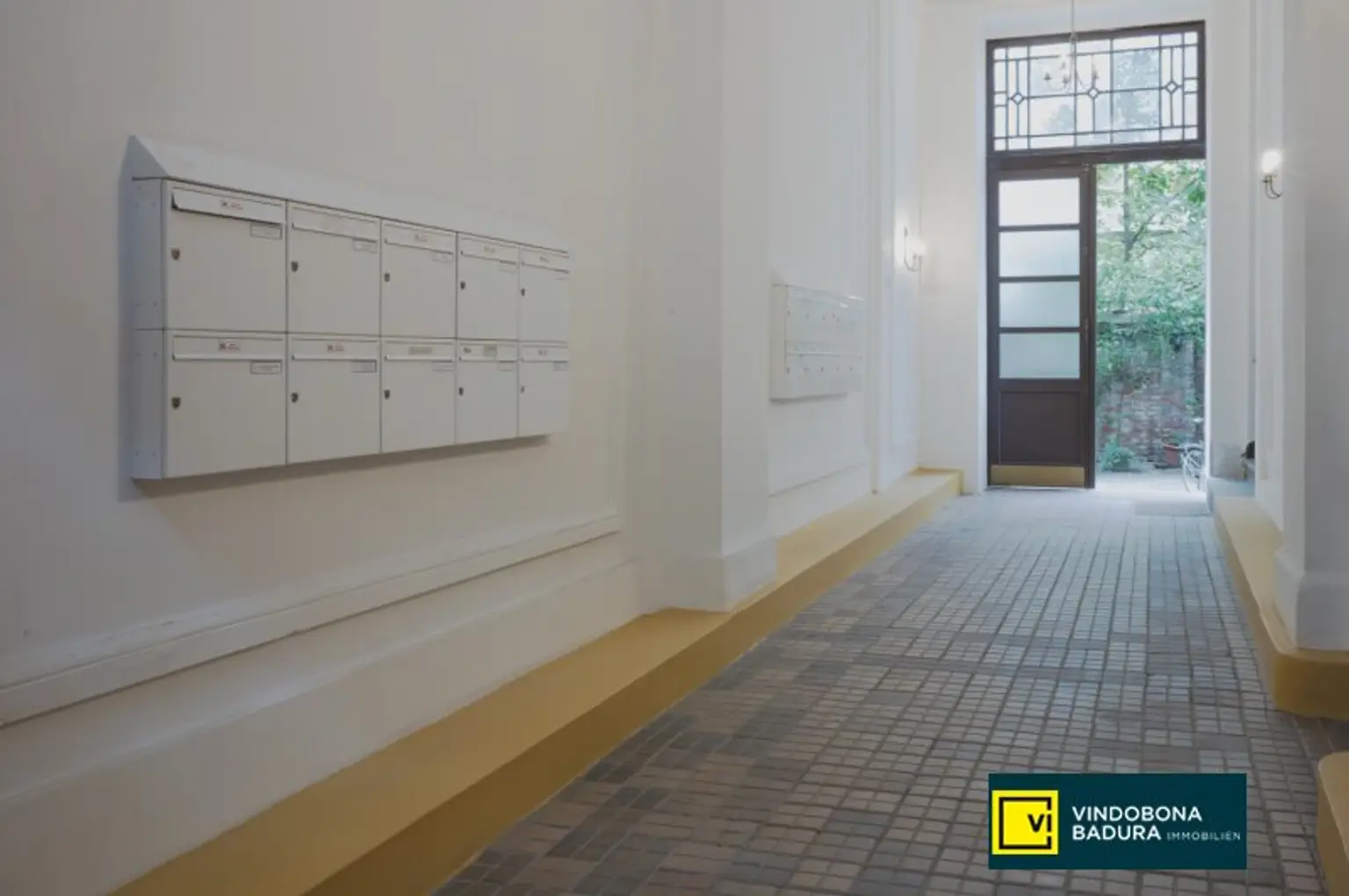 Rooftop Vibes für Zwei | Charmantes Dachjuwel mit Terrasse bei der Volksoper