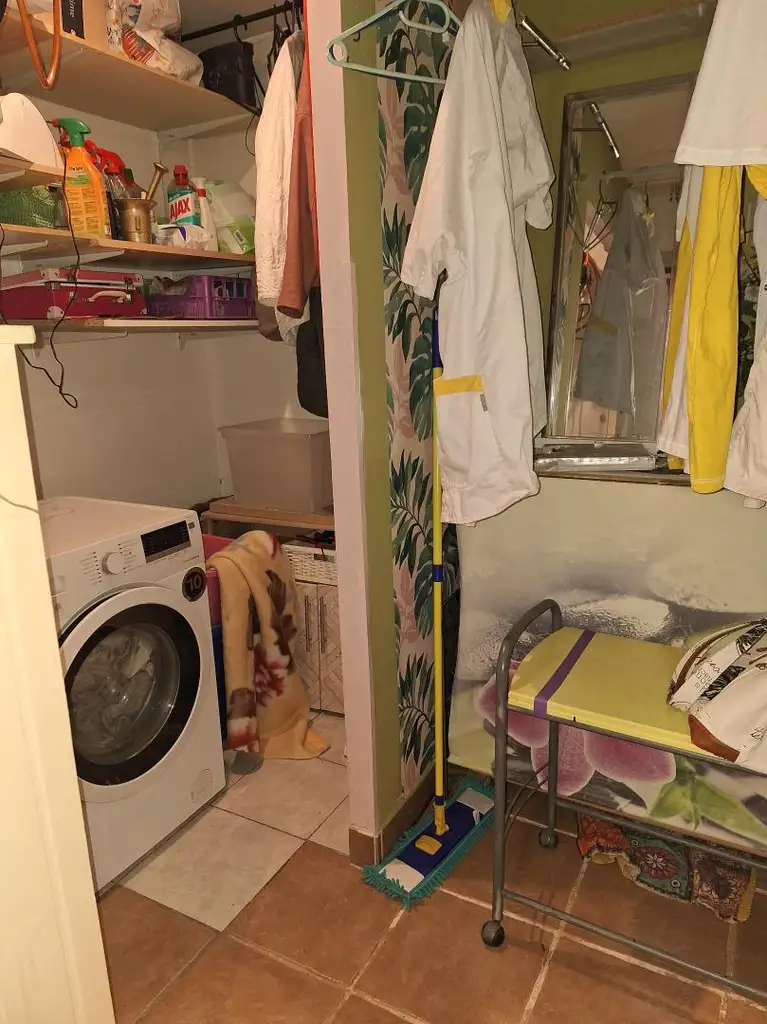 Villa Kunterbunt für Heimwerker / interessantes, kreatives und fröhliches Einfamilienhaus mit 5 Zimmern in ruhiger Seitengasse.