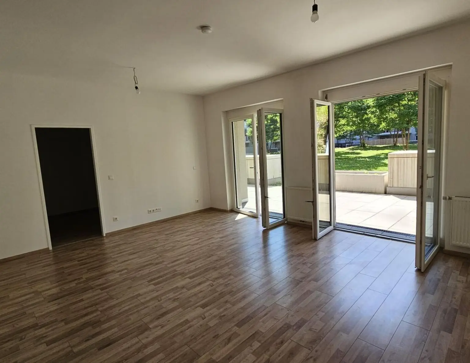 2 Zimmerwohnung mit Terrasse! Unbefristeter Mietvertrag!