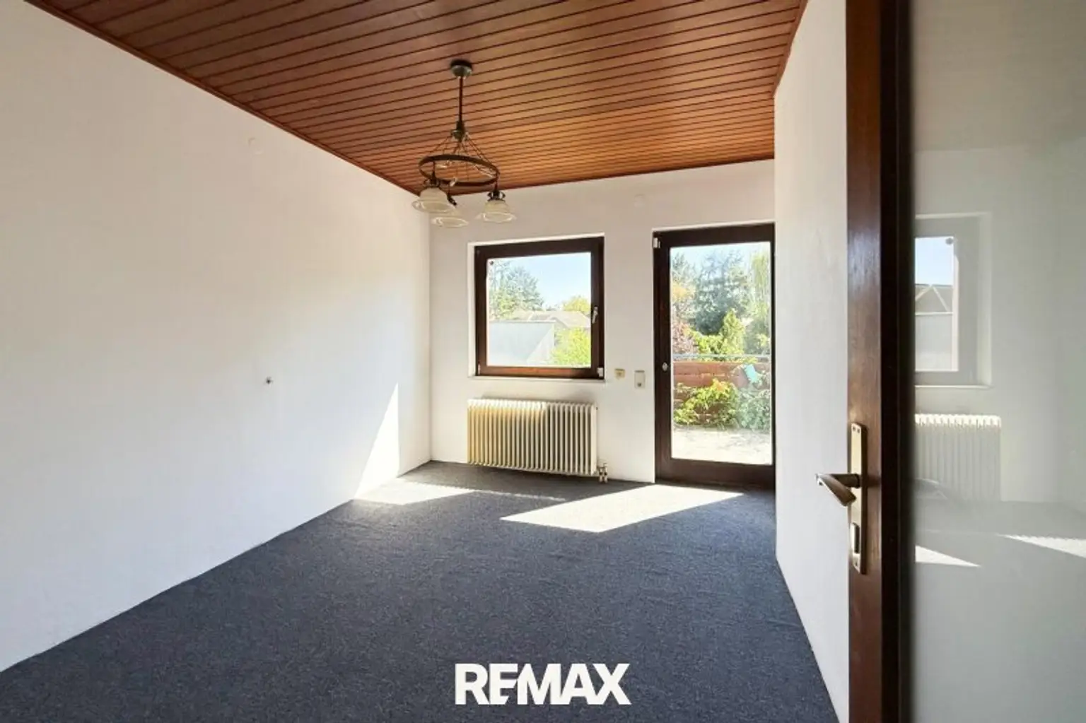 Zimmer OG mit Schrankraum