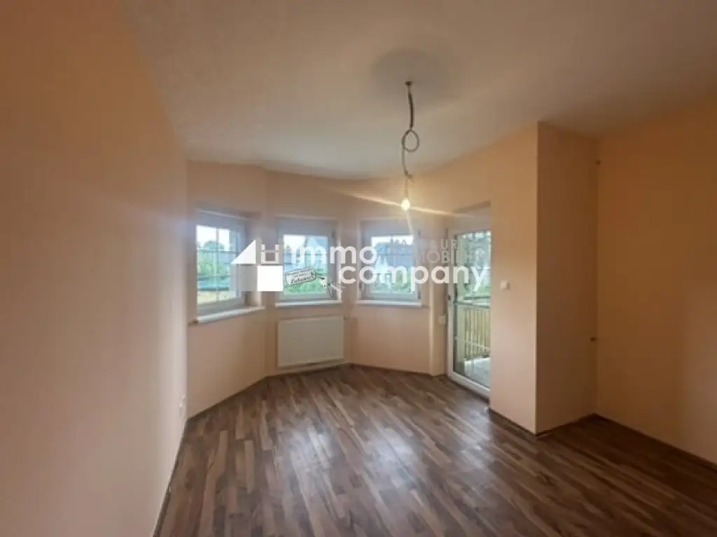 Wohlfühloase in 1220 Wien: Gepflegtes Einfamilienhaus mit Pool, Balkon, Terrasse & Carport!