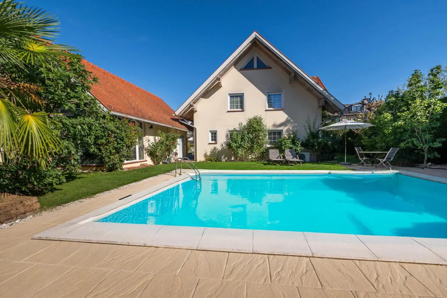 Juwel mit Pool