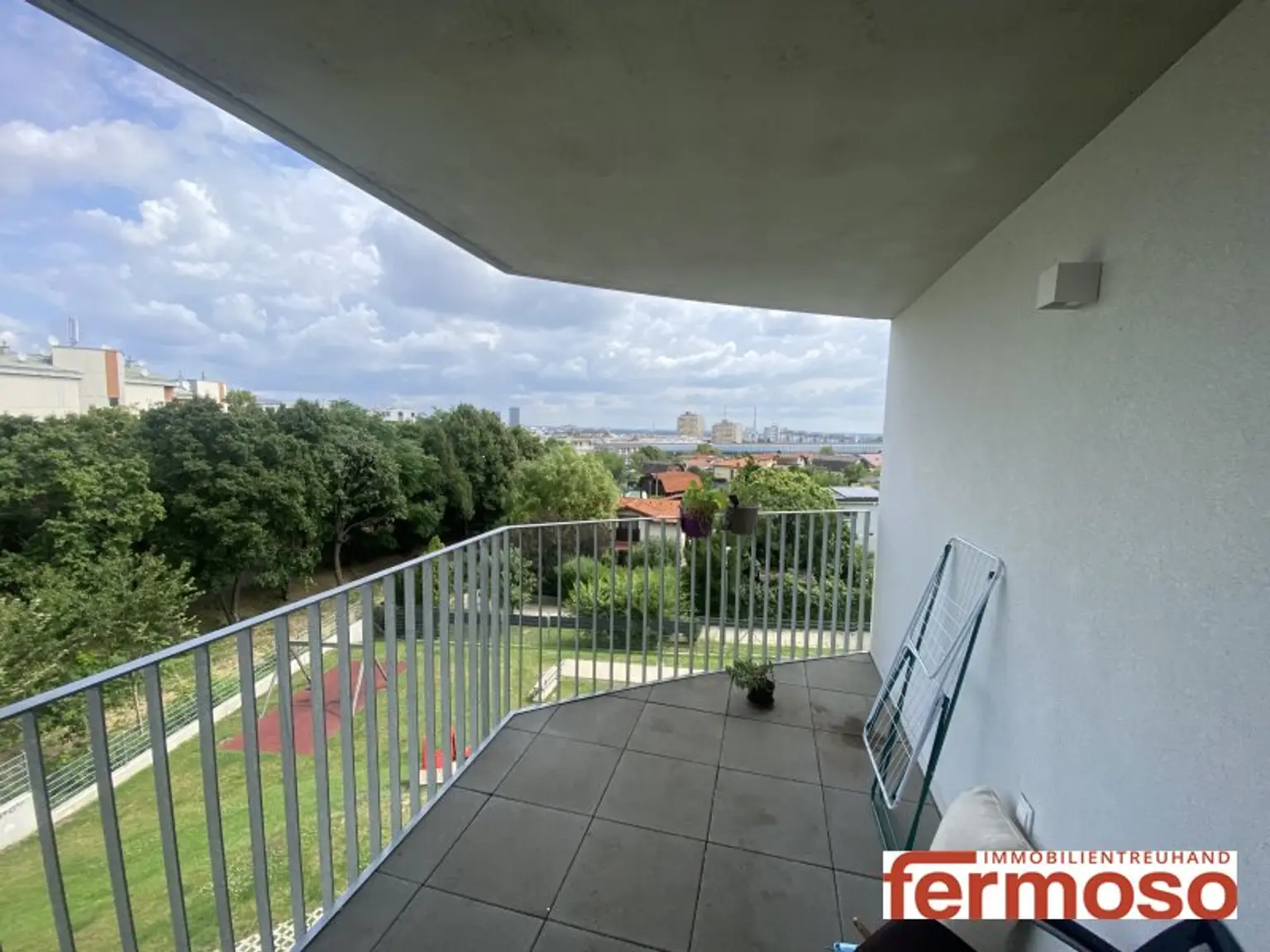 Moderne 1-Zimmer-Neubauwohnung mit Loggia – Laer Wald, 1100 Wien