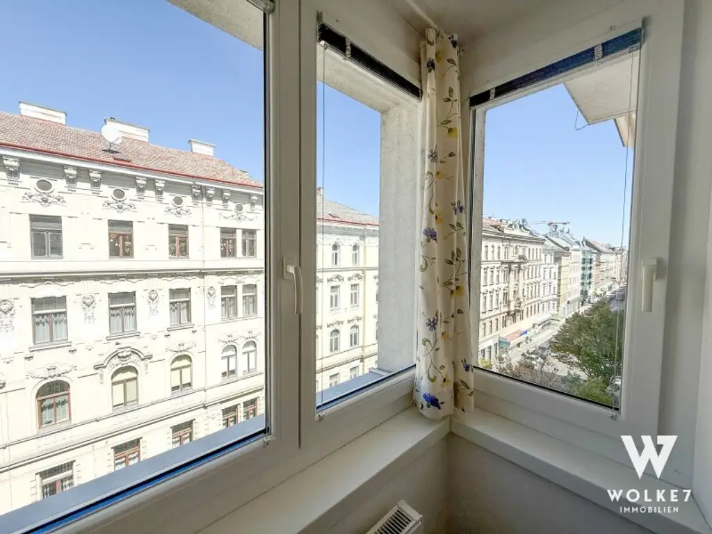 Sonnige, generalsanierte Altbau-Eigentumswohnung mit Lift im 7. Bezirk