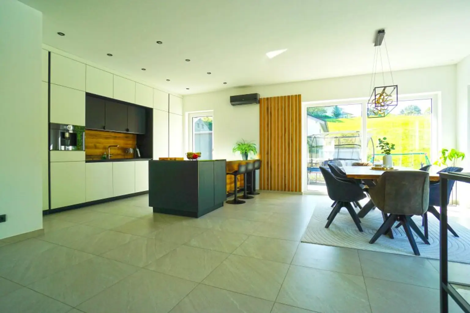 Perfekter Familienhit! Moderner Bungalow mit Pool in Wolfsgraben