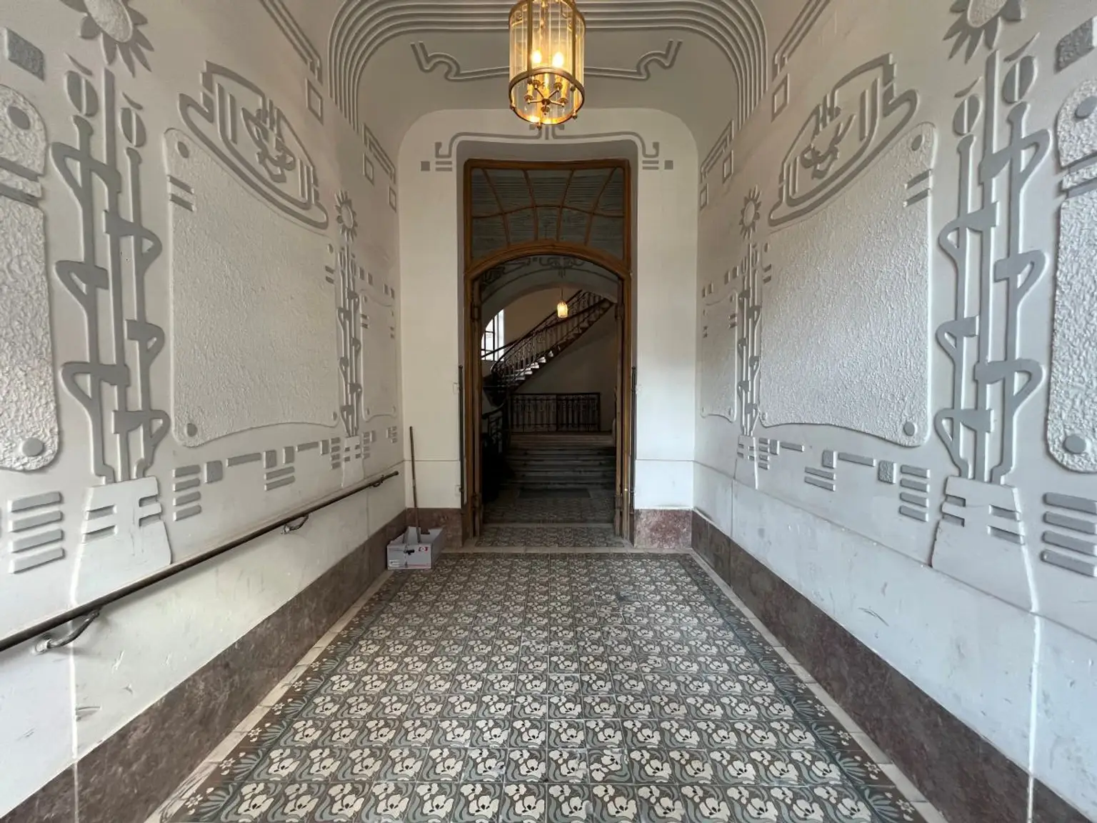 1 | CHARMANTE 2 Zimmer ALTBAUWOHNUNG  mit Balkon – Unbefristet | Prima Service Immobilien