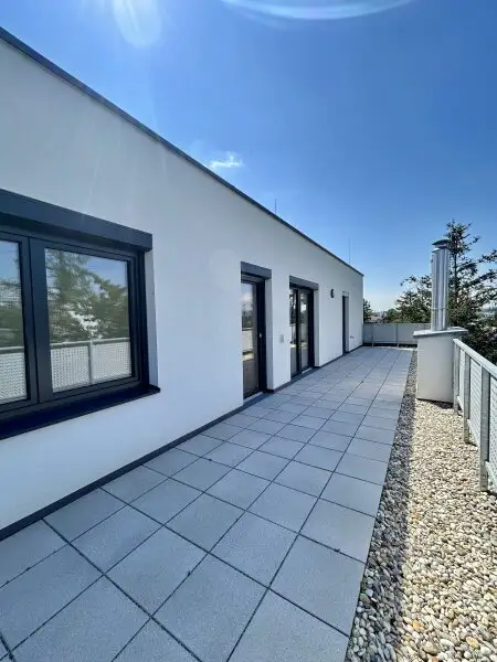 Traumhafte Dachgeschosswohnung in 1230 Wien – Erstbezug mit Balkon und Terrassen!