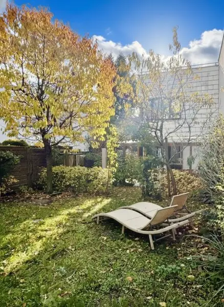 GARTENPARADIES MIT EINFAMILIENHAUS-FLAIR!