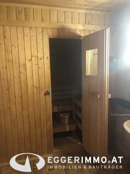 Spacious Detached House with Garconniere in Country House Style with Large Garden for Rent