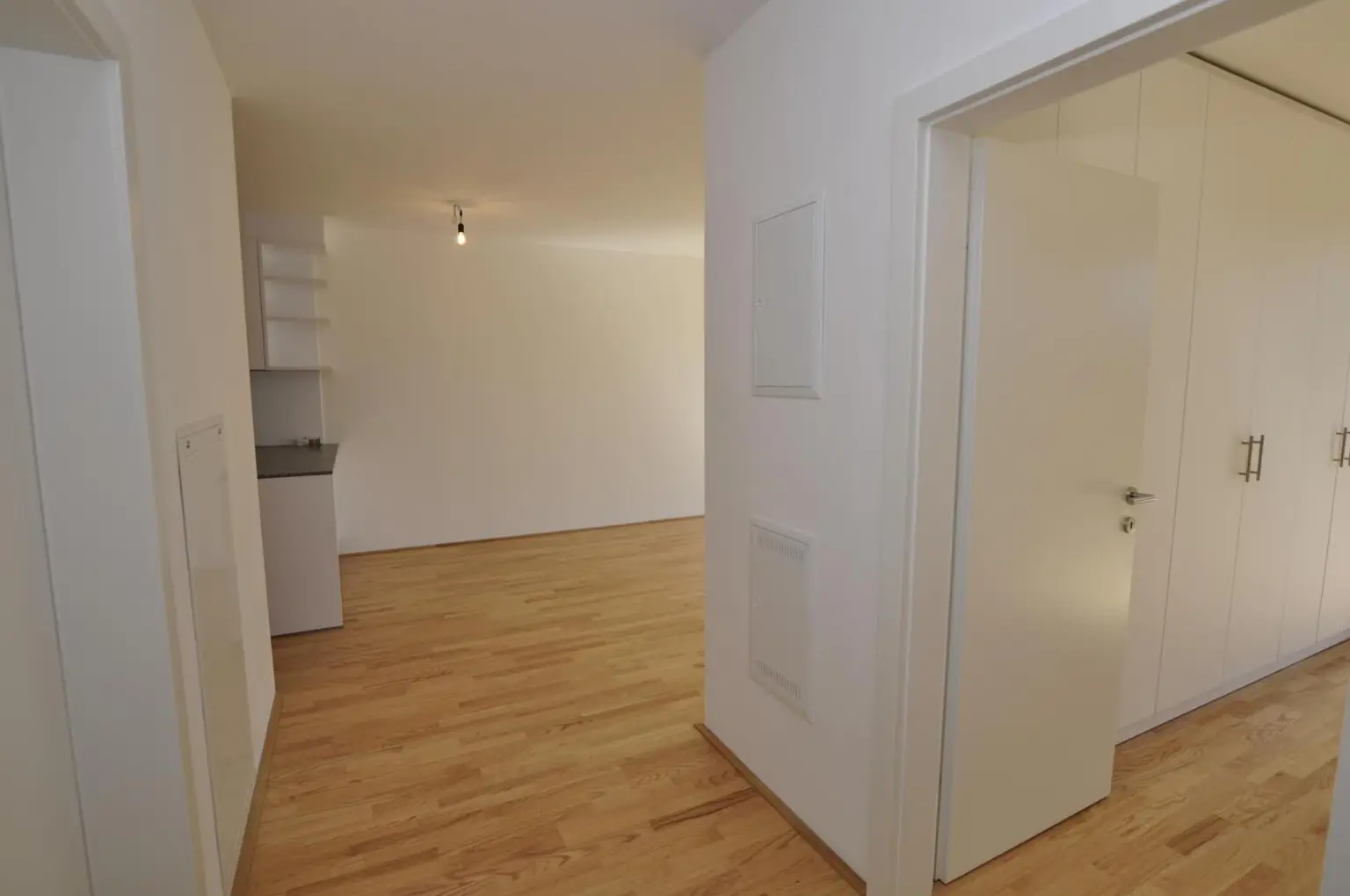 Moderne, sonnige Erdgeschoßwohnung mit Eigengarten und Tiefgarage