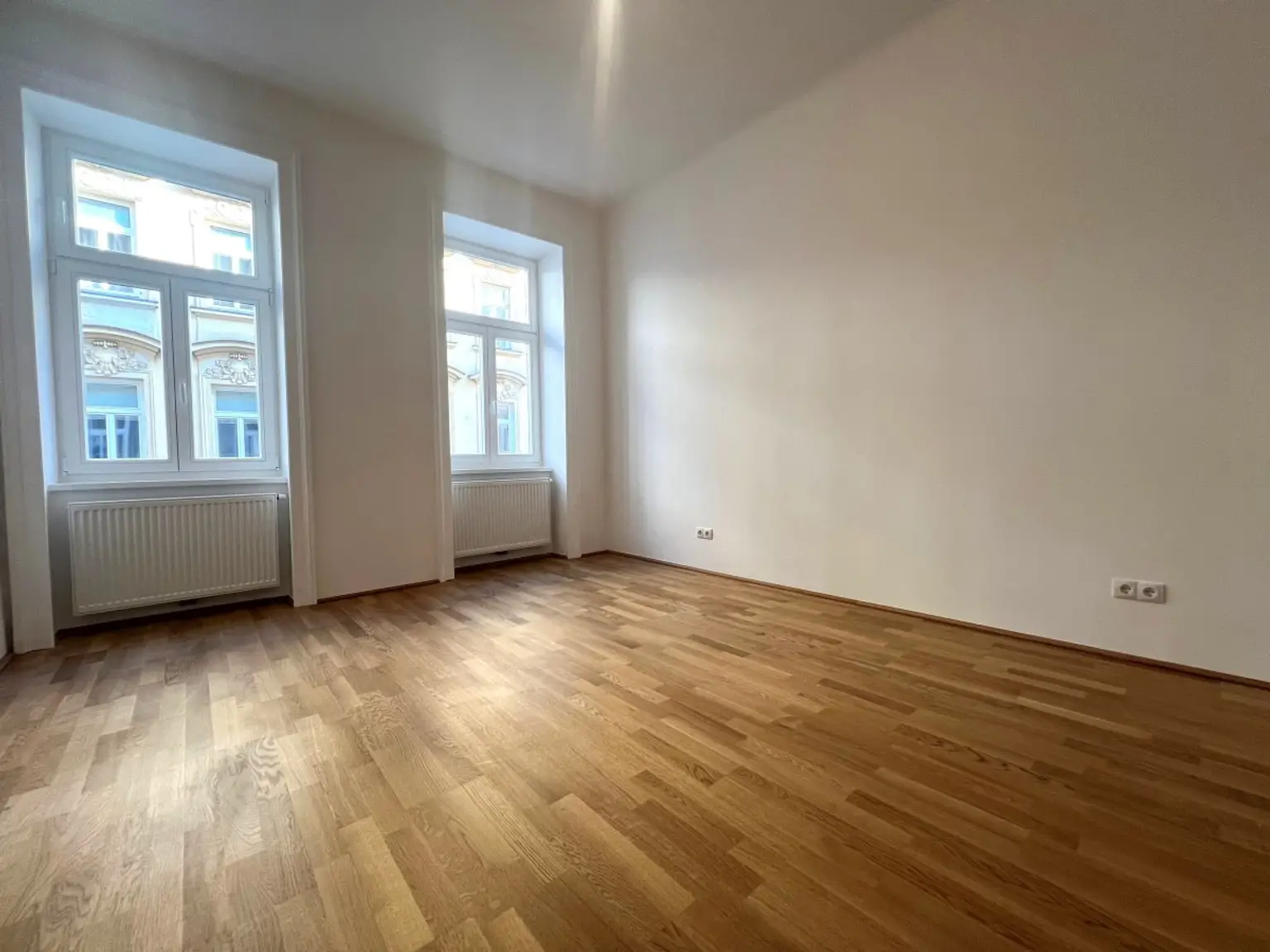 11 | HELLE  2 Zimmer Wohnung  - in RUHIGER und ZENTRALER LAGE | Prima Service Immobilien