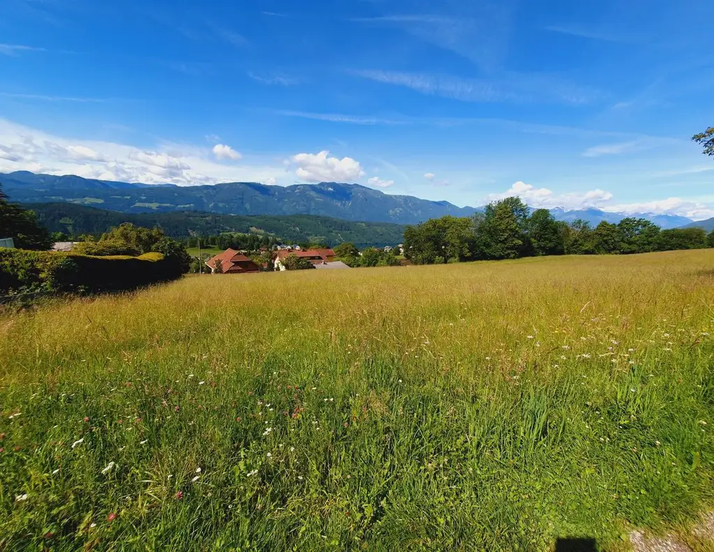 Exklusives Baugrundstück mit Berg- und Seeblick am Millstätter See / Kärnten
