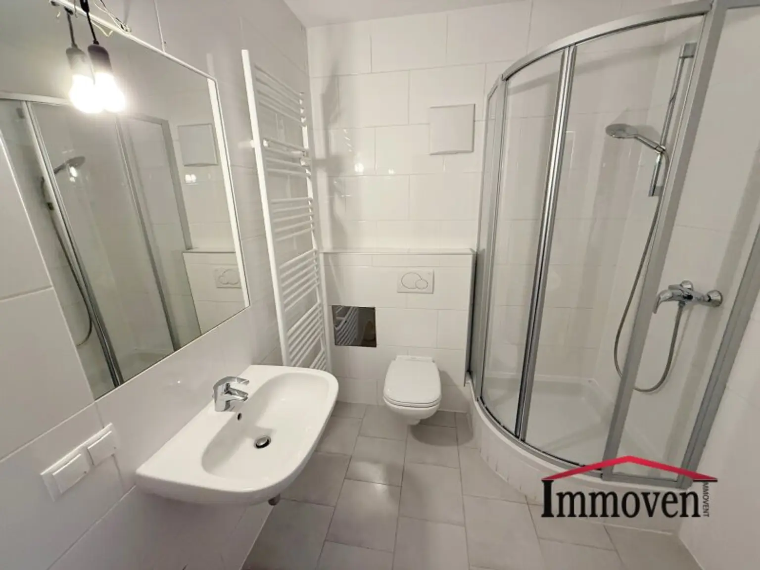 UNBEFRISTET - Helle, sanierte 2-Zimmerwohnung mit schönem Ausblick!