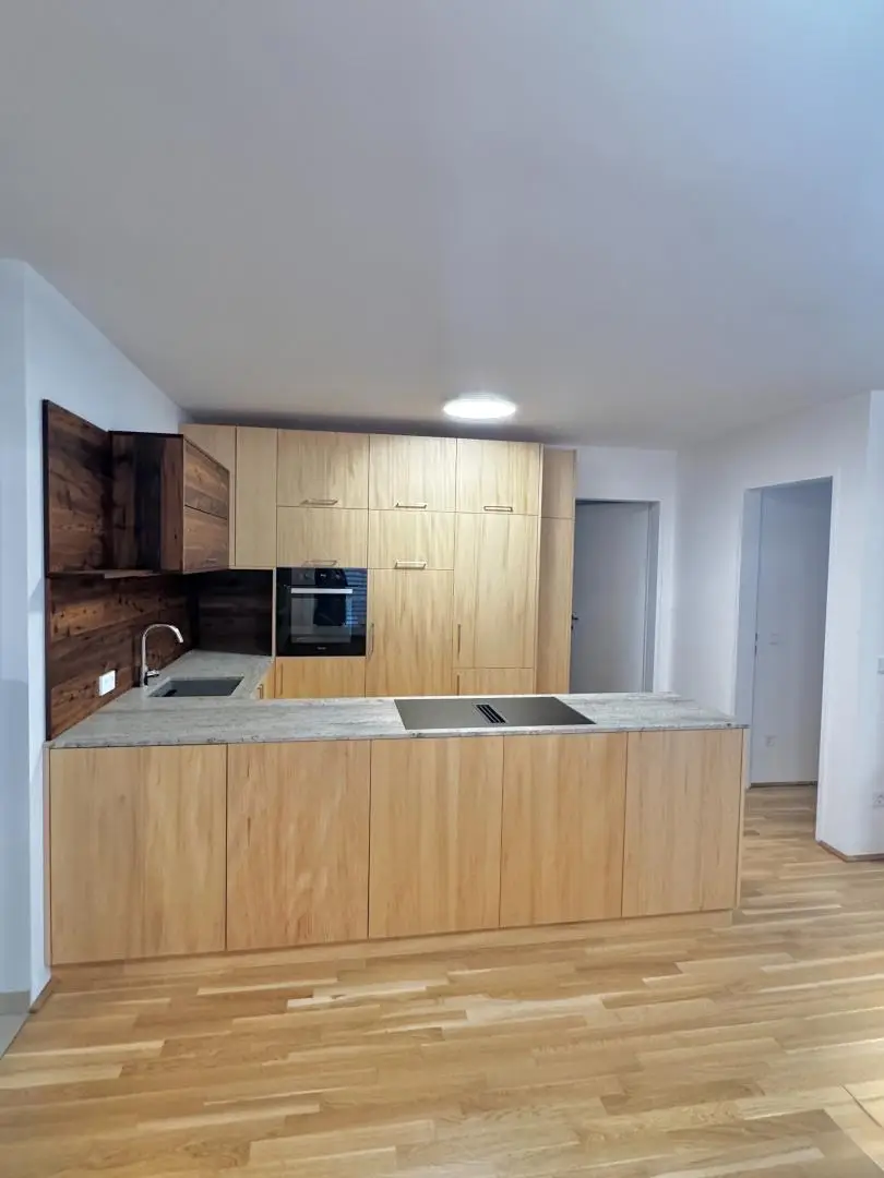 Schöne neuwertige Wohnung in Linz!!