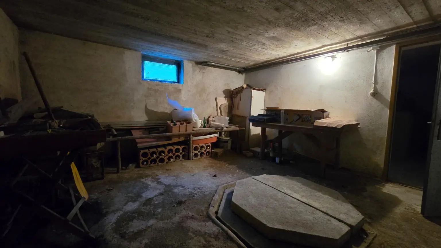 KG Lagerraum 2 feucht