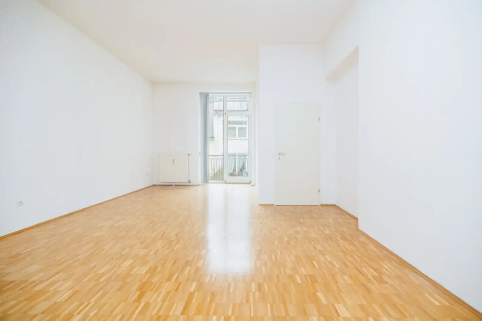 WOHNEN AM PARKRAND I BALKON I WG-TAUGLICH I RUHIG I BADEWANNE I AB SOFORT I PROJEKT WOHNEN I