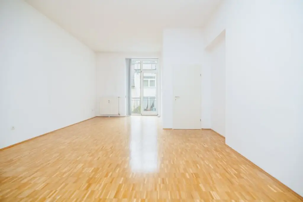 WOHNEN AM PARKRAND I BALKON I WG-TAUGLICH I RUHIG I BADEWANNE I AB SOFORT I PROJEKT WOHNEN I