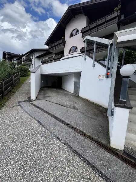 BUCH IN TIROL - Großzügig eingeteilte 4 Zi.-Wohnung mit Terrasse und Allgemeingarten