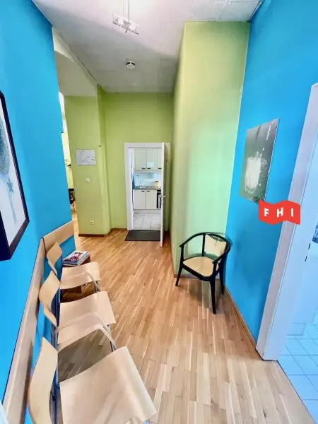 Gepflegtes 4 Zimmer Altbau-Büro-Praxis Nähe Wattgasse/Hernalser Hauptstraße