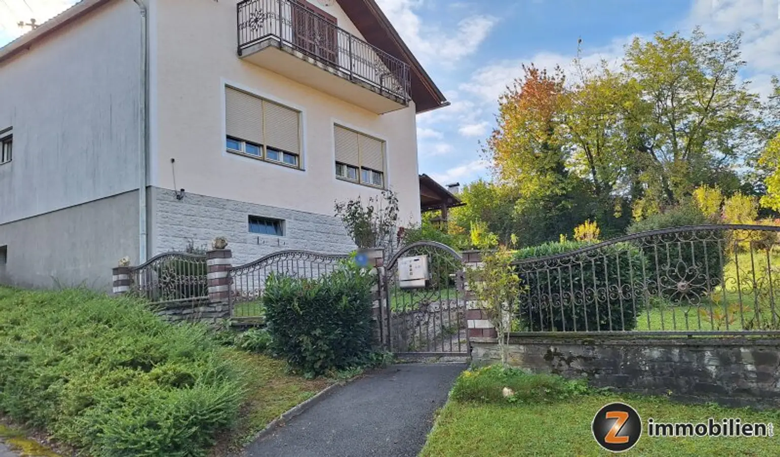 Gepflegtes Wohnhaus in ruhiger Hanglage