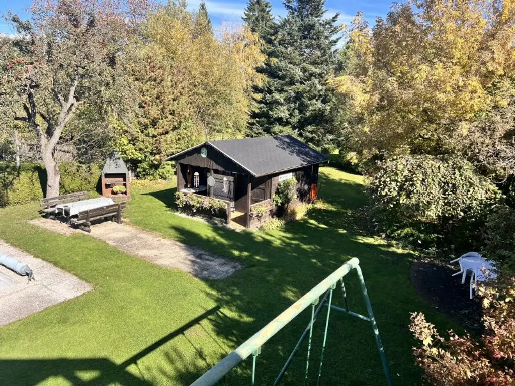 Geschäftshaus mit Wohnung + privatem Wohnhaus mit Pool und wunderschönem Garten – vielseitig nutzbar und top gelegen