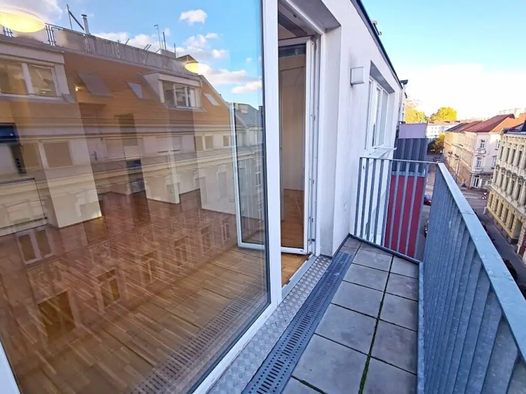 AM SPITZ-NÄHE, gepflegte 36 m2 Neubau mit 4 m2 Balkon, 2 Zimmer, Komplettküche, Wannenbad, Parketten, Garagenplatz möglich, Leopold-Ferstl-Gasse