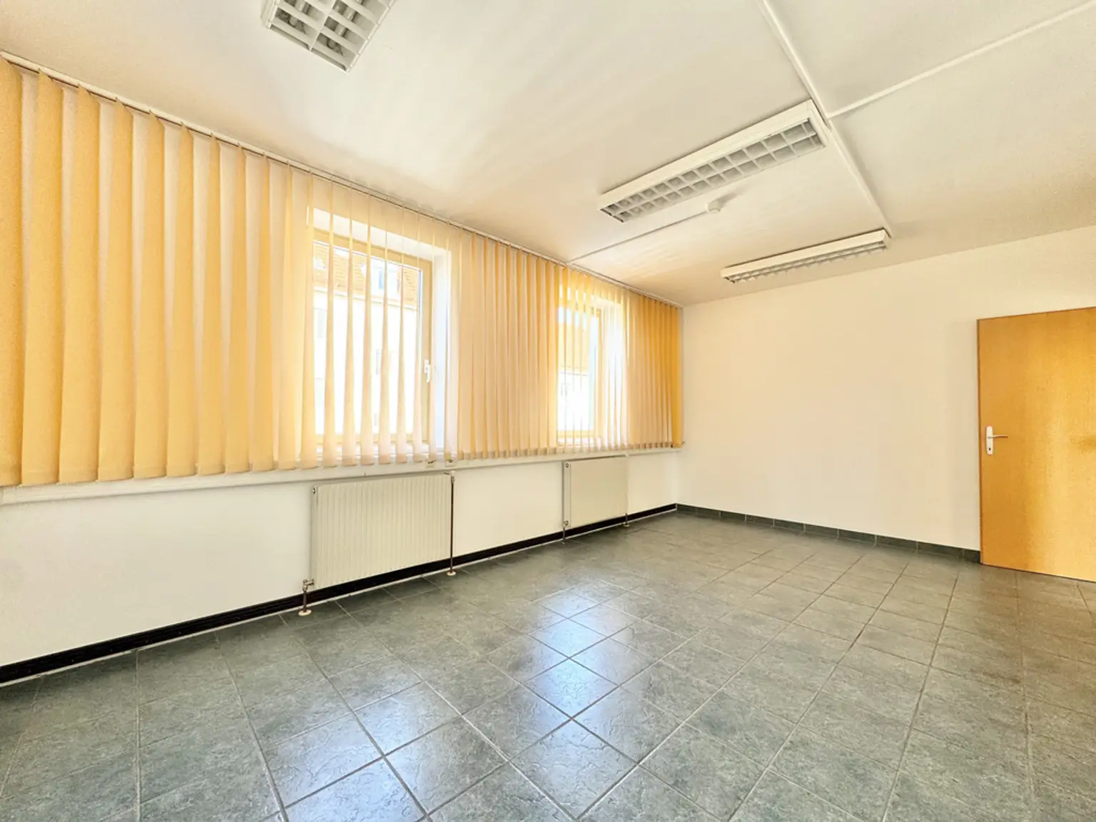 TOP-BÜRO | HELLE 3 ZIMMER | OBERLAAER STRASSE | U-BAHN-NÄHE