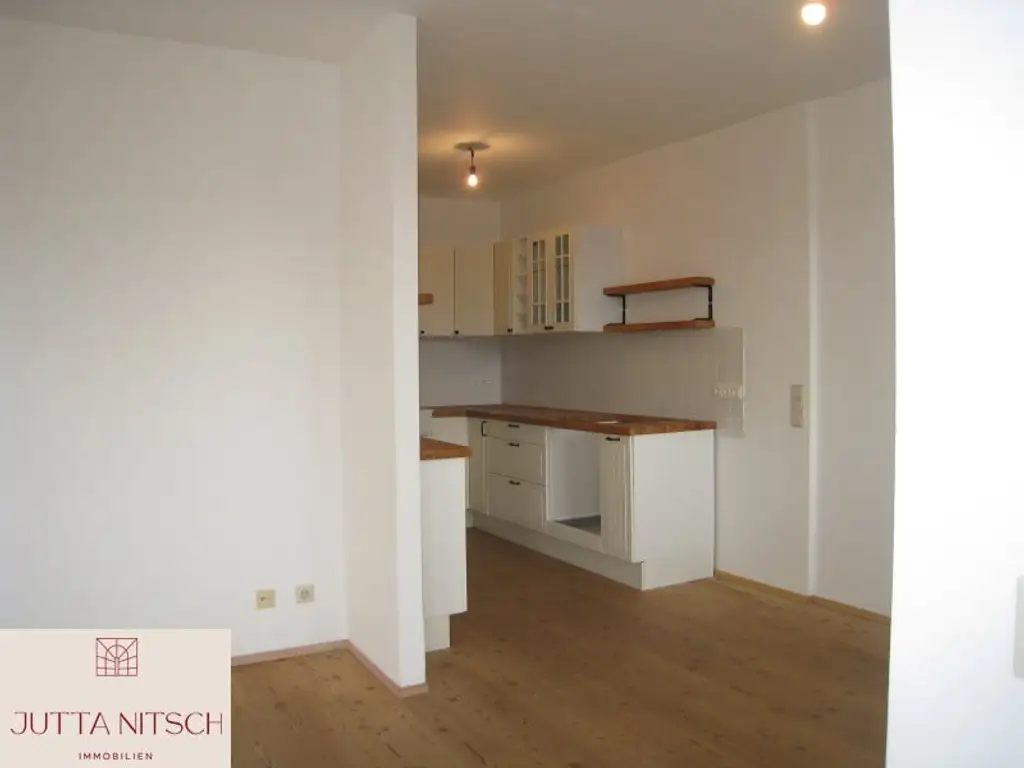 Gut geschnittene 3-Zimmerwohnung mit Loggia und Parkplatz - Wiener Neudorf