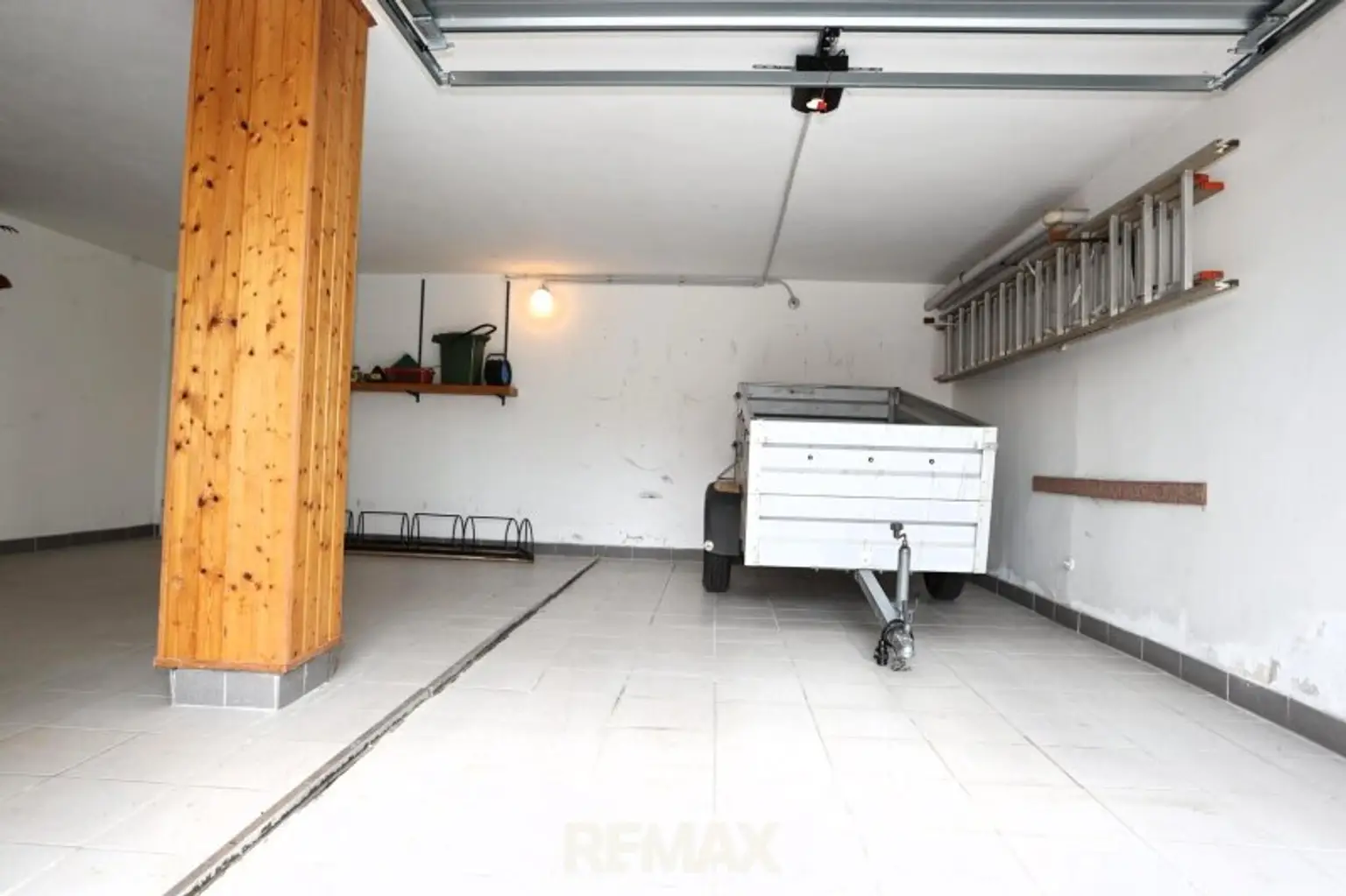 Garage 1