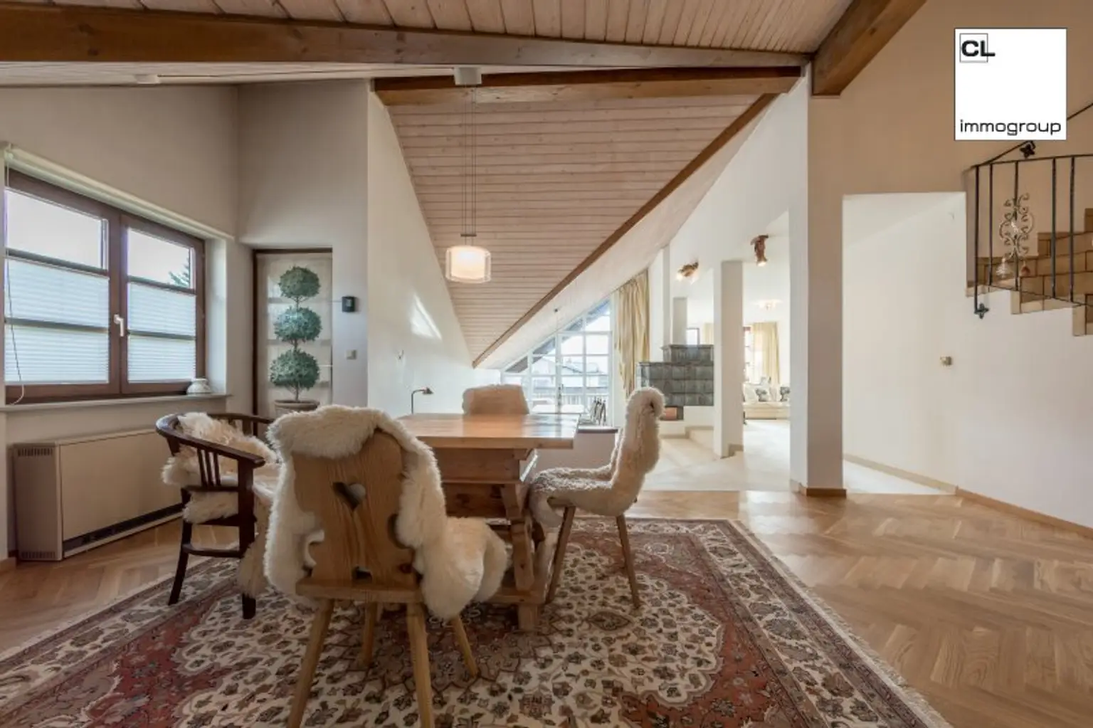 Mondsee Top Lage: Exklusive Maisonette-Dachgeschosswohnung mit 3 Balkon- und Terrassenbereichen