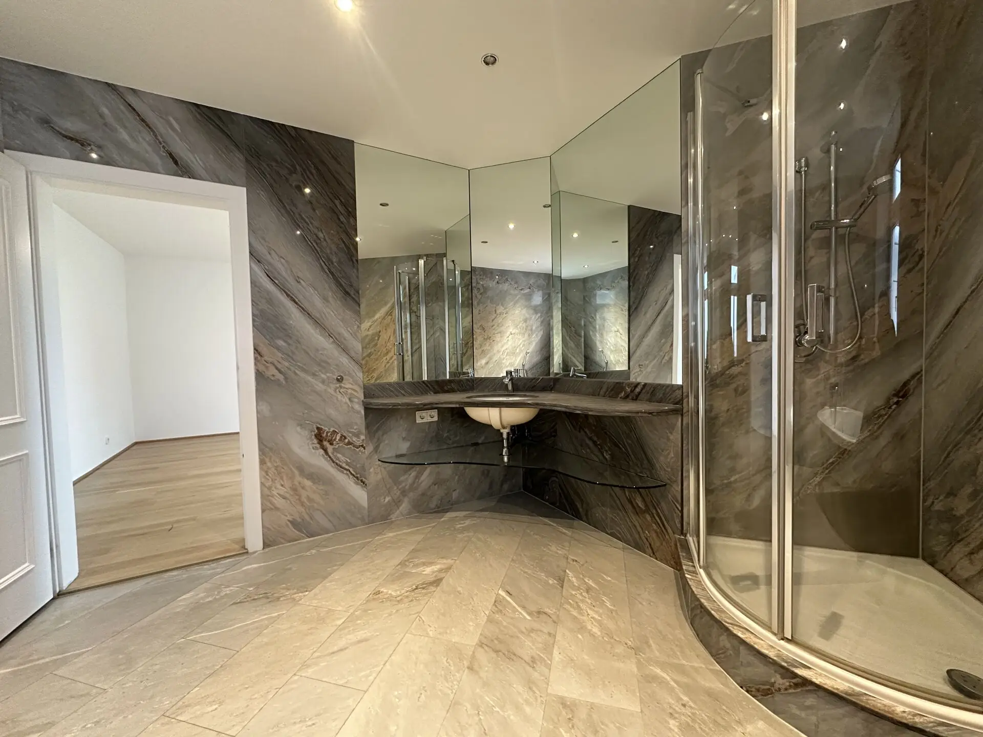 20251211_123925592_iOS