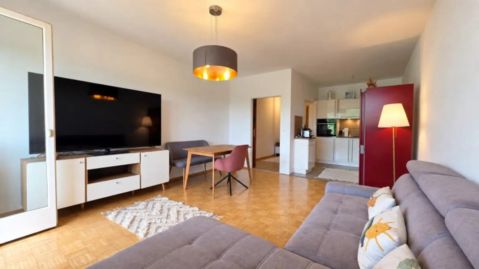 Lichterfülltes Wohnzimmer Kompagnon Immobilien