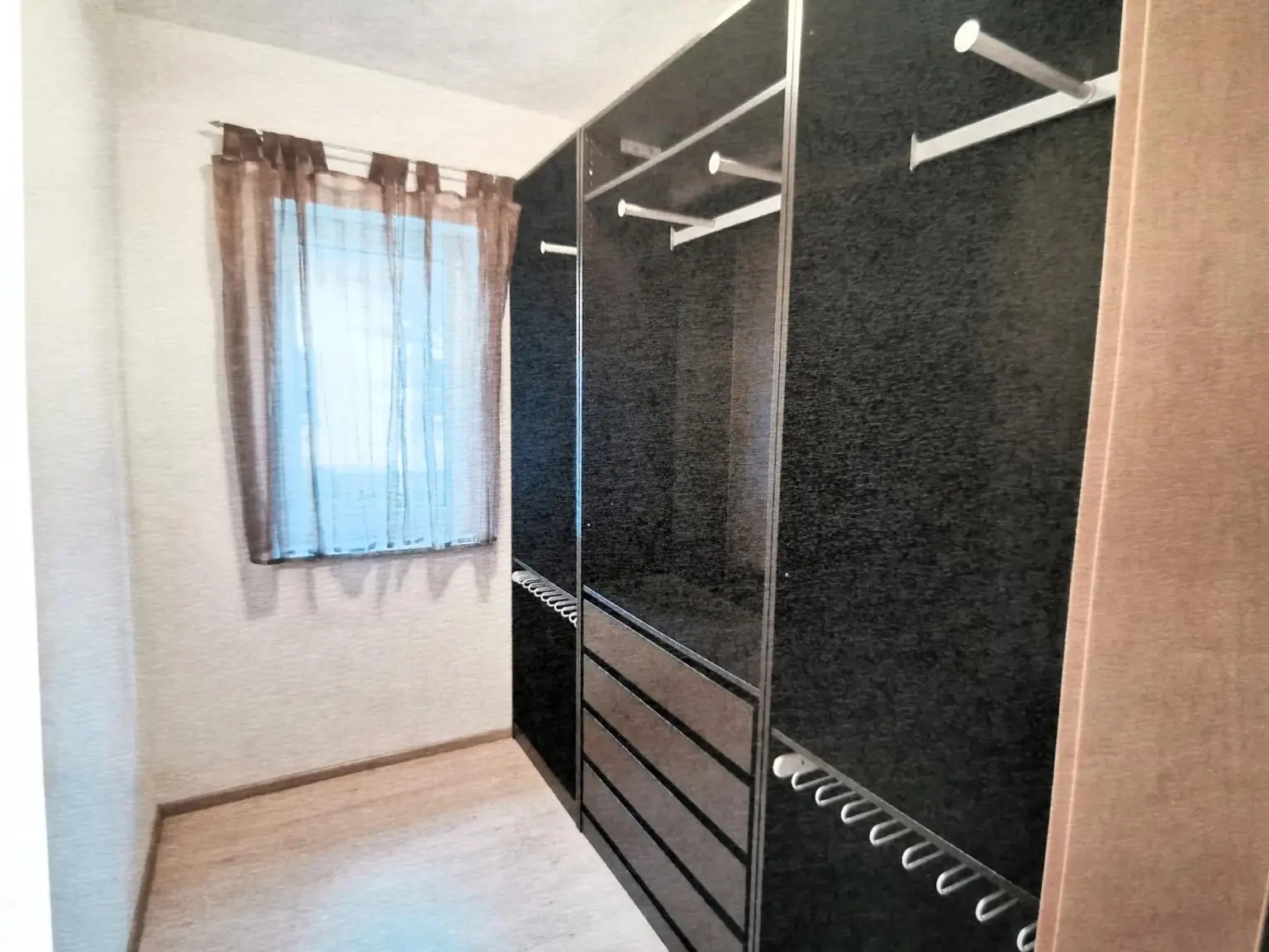 Schrank EG
